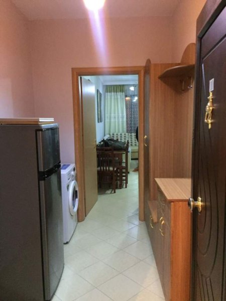 Tirane, jepet me qera apartament 1+1 Kati 3, 55 m² 300 Euro (Astir)