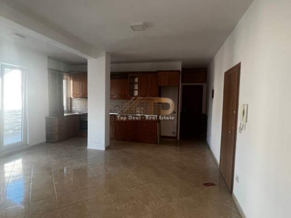 Tirane, jepet me qera apartament 2+1+BLK Kati 4, 120 m² 400 Euro