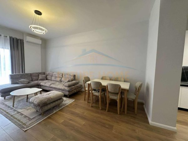 Unaza e Re jepet me qera apartament 1+1 Kati 1, 83 m² 500 €