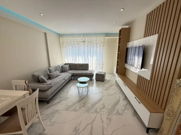 Tirane, jepet me qera apartament 1+1 Kati 5, 65 m² 450 € (astir)