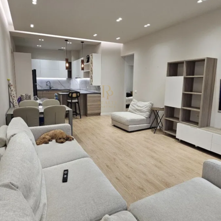 Tirane, shitet apartament 3+1+Ballkon Kati 2, 118 m² 320.000 € (Liqeni i Thate)