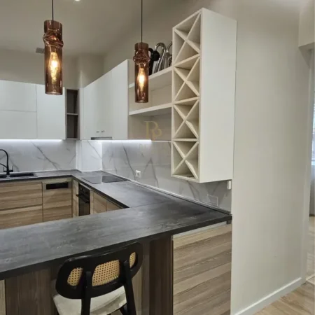 Tirane, shitet apartament 3+1+Ballkon Kati 2, 118 m² 320.000 € (Liqeni i Thate)