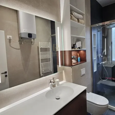 Tirane, shitet apartament 3+1+Ballkon Kati 2, 118 m² 320.000 € (Liqeni i Thate)