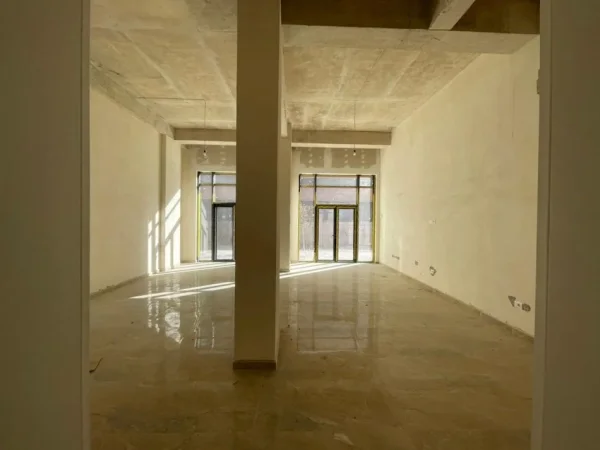 Tirane, jepet me qera ambjent biznesi Kati 0, 78 m² 1.000 € (Astir (Green City))