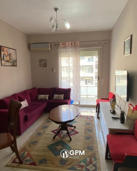 Tirane  jepet me qera apartament 1+1 te Golden Park , kati 5, 500 €