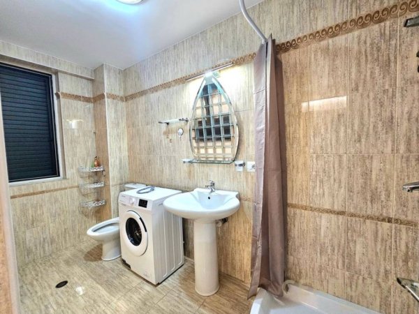 Tirane, jepet me qera apartament 1+1 Kati 4, 60 m² 600 € (Rr. Muhamet Gjollesha)