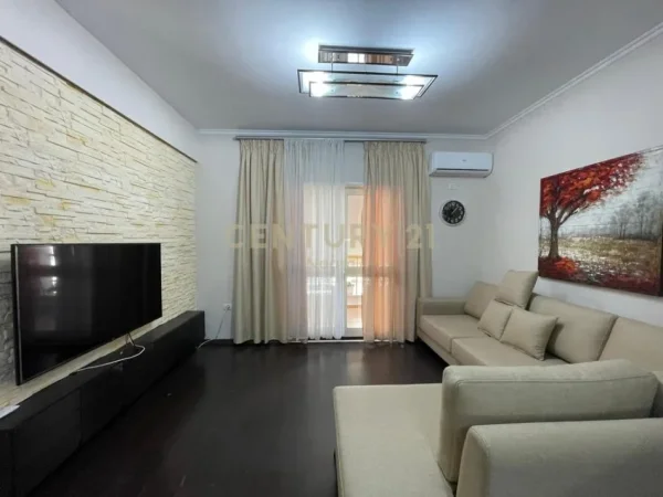 Tirane, jap me qera apartament 2+1 , 112 m² 650 € (Kopshti Botanik Zoologjik)