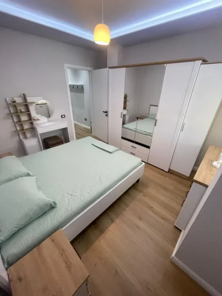 Tirane, jepet me qera apartament 2+1+Ballkon Kati 11, 120 m² 850 € (Perballe Delijorgjit)