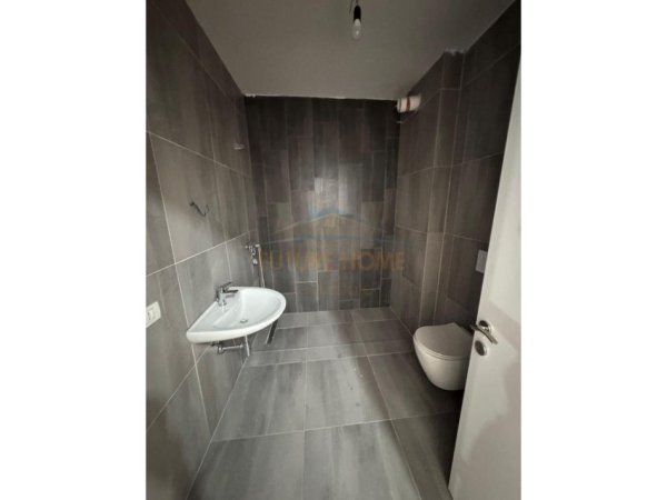 Tirane, shitet apartament 2+1 Kati 10, 111 m² 178.304 € (Unaza e Re)
