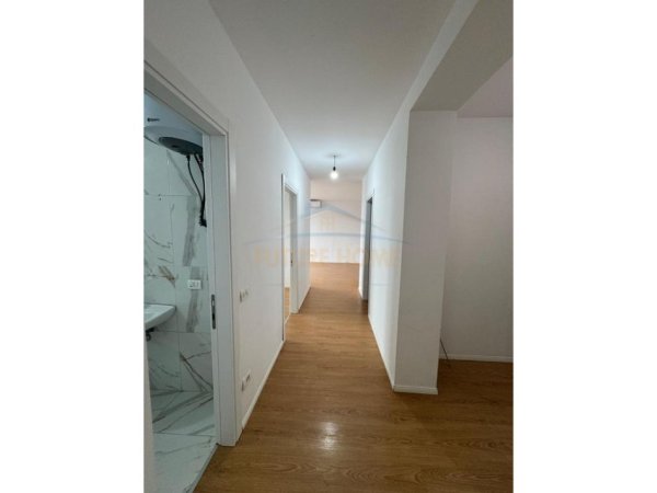 Tirane, shitet apartament 2+1 Kati 10, 111 m² 178.304 € (Unaza e Re)