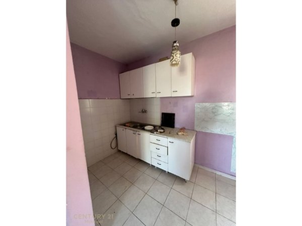 Tirane, shitet apartament 1+1 Kati 5, 60 m² 105.000 € (pranë rrugës Fotuzi)
