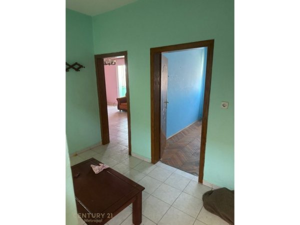 Tirane, shitet apartament 1+1 Kati 5, 60 m² 105.000 € (pranë rrugës Fotuzi)
