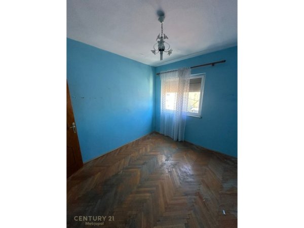 Tirane, shitet apartament 1+1 Kati 5, 60 m² 105.000 € (pranë rrugës Fotuzi)
