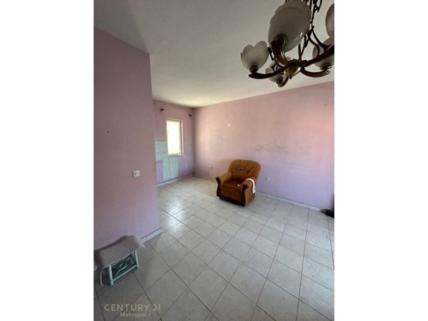 Tirane, shitet apartament 1+1 Kati 5, 60 m² 105.000 € (pranë rrugës Fotuzi)