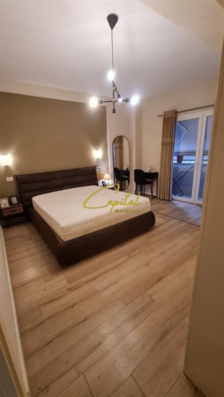 Tirane, jepet me qera apartament 1+1 Kati 3, 70 m² 550 € (ALI DEMI)