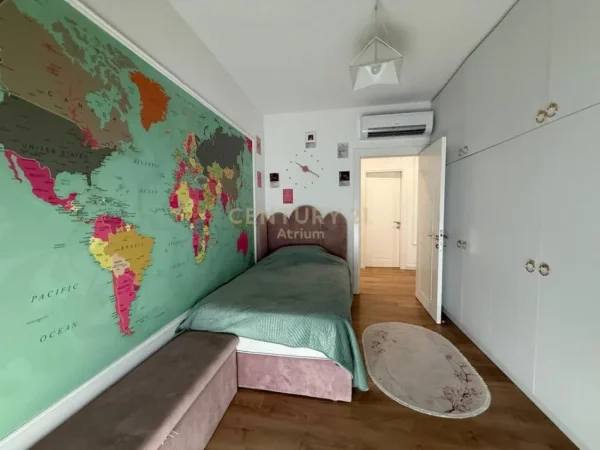 Tirane, shes apartament 2+1 , 138 m² 300.000 € (Oxhaku)