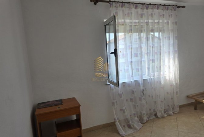 Tirane, jepet me qera apartament 3+1+Ballkon Kati 4, 95 m² 500 € (Rruga Ali Demi)