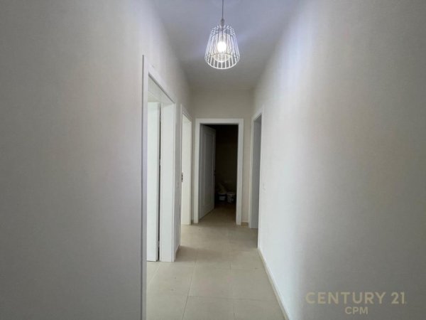 Tirane, jepet me qera zyre Kati 2, 120 m² 1.200 € (21 Dhjetori)