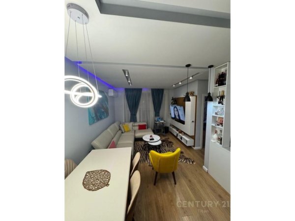 Tirane, shitet apartament 2+1 Kati 3, 92 m² 185.000 € (Ali Dem)