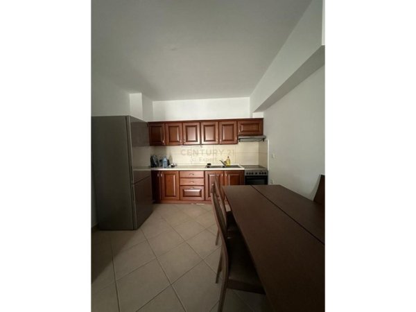 Tirane, jepet me qera apartament 1+1 Kati 7, 72 m² 550 € (Kompleksin Kontakt, Rruga Frosina Plaku.)