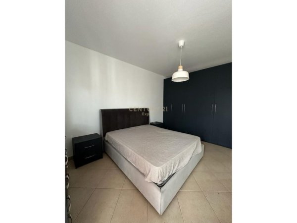 Tirane, jepet me qera apartament 1+1 Kati 7, 72 m² 550 € (Kompleksin Kontakt, Rruga Frosina Plaku.)