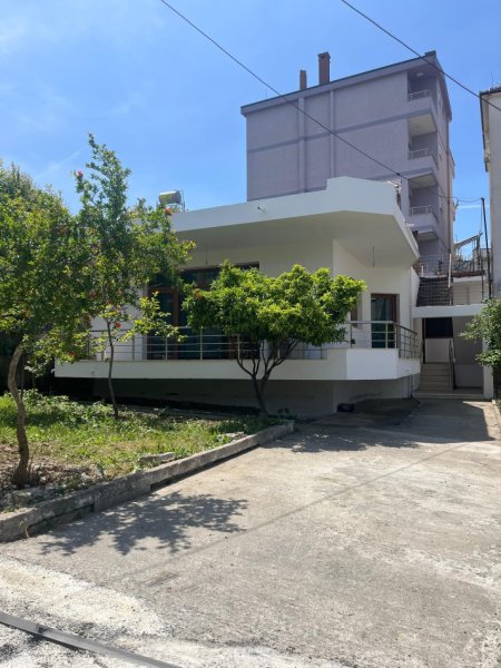 Tirane, shitet shtepi 1 Katshe Kati 1, 300 m² 180.000 € 