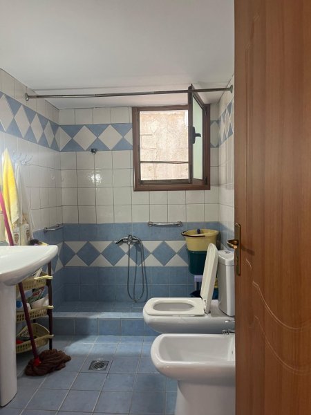 Tirane, shitet shtepi 1 Katshe Kati 1, 300 m² 180.000 € 