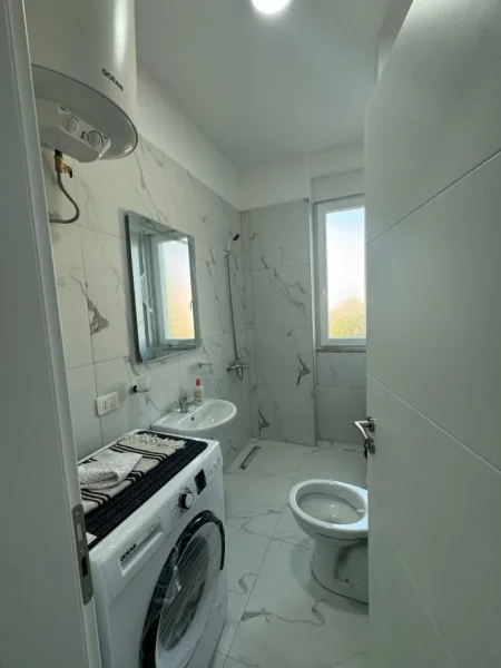 Tirane, jepet me qera apartament 1+1+Ballkon Kati 1, 400 € 