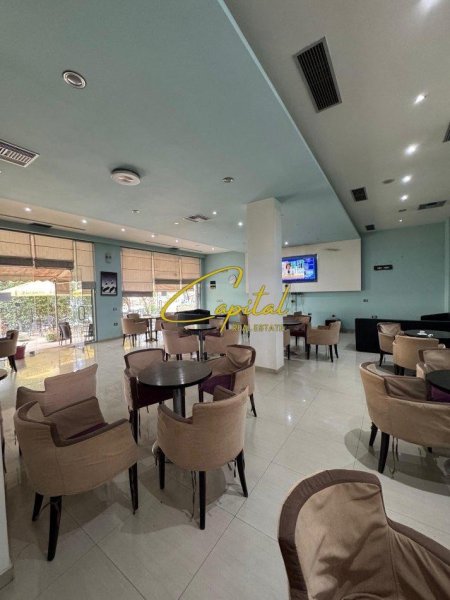 Tirane, jepet me qera ambjent biznesi Kati 0, 255 m² 1.500 € (MEZEZ)