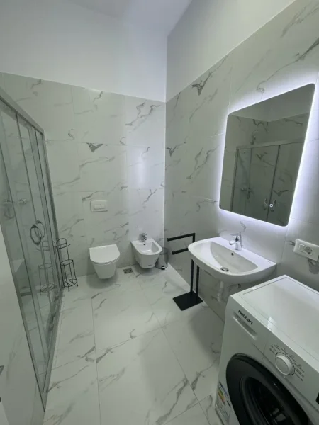 Tirane, jepet me qera apartament 1+1+Aneks+Ballkon Kati 7, 78 m² 700 € (Kompleksi Delijorgji)