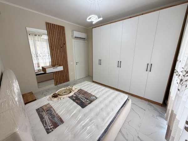 Tirane, jap me qera apartament 1+1 Kati 5, 75 m² 450 € (rruga erzen lita)