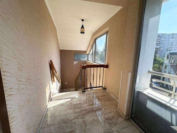 Tirane, jepet me qera Vile 3 Katshe Kati 3, 527 m² 3.500 € (Vilat Gjermane)