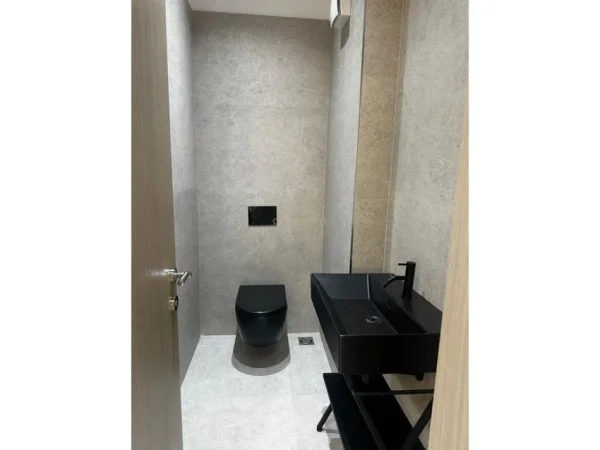 Tirane, shitet Kati 3, 105 m² 295.000 € (Rr.Kongresi i Manastirit)