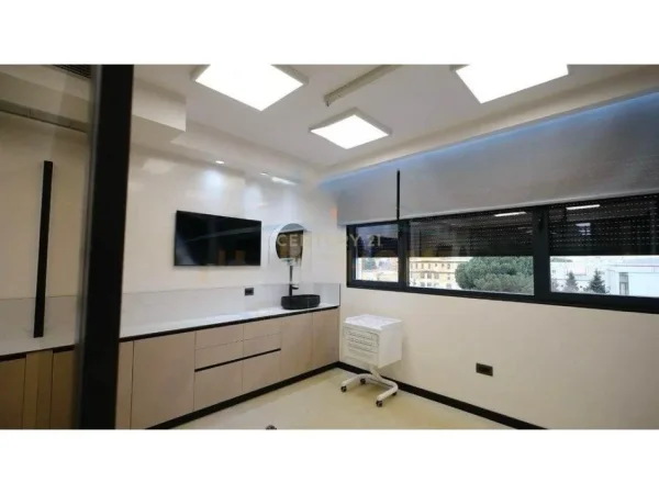 Tirane, shitet Kati 3, 105 m² 295.000 € (Rr.Kongresi i Manastirit)