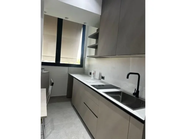 Tirane, shitet Kati 3, 105 m² 295.000 € (Rr.Kongresi i Manastirit)