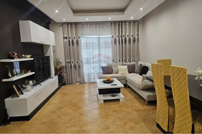 Tirane, shitet apartament 2+1+Ballkon Kati 2, 106 m² 