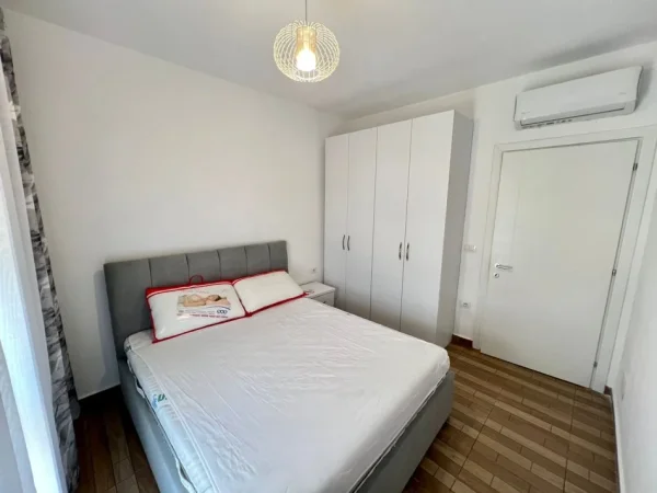 Tirane, jap me qera apartament 2+1+Ballkon Kati 2, 90 m² 550 € (rruga pasho hysa)