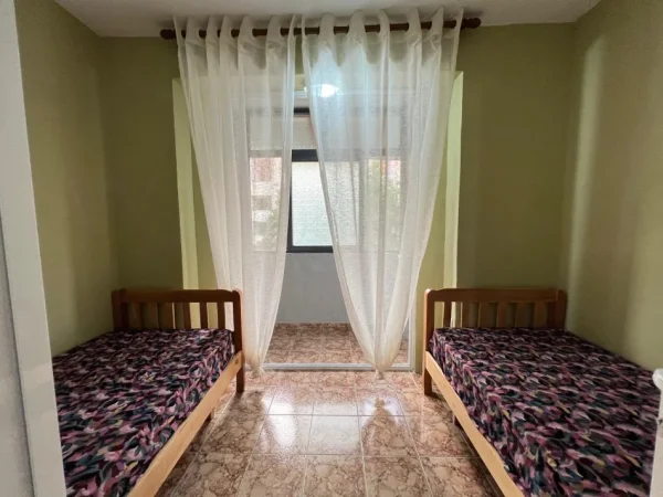 Tirane, jap me qera apartament 2+1+Ballkon Kati 2, 80 m² 500 € (rruga asim vokshi)