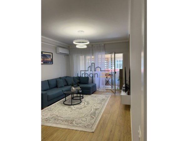 Tirane, shitet apartament 1+1+Ballkon Kati 6, 76 m² 128.000 € (Astir)