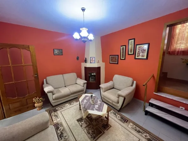 Tirane, jap me qera apartament duplex 3+1+Ballkon Kati 2, 120 m² 450 € (rruga pasho hysa)