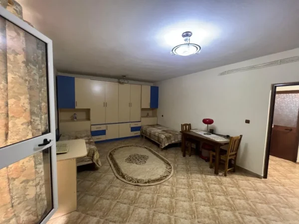 Tirane, jap me qera apartament duplex 3+1+Ballkon Kati 2, 120 m² 450 € (rruga pasho hysa)