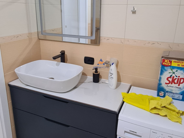 Tirane, jepet me qera apartament 2+1 Kati 7, 80 m² 550 € (RRUGA ELBASANIT)