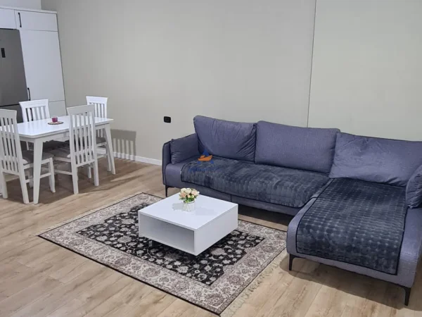 Tirane, jepet me qera apartament 2+1 Kati 7, 80 m² 550 € (RRUGA ELBASANIT)