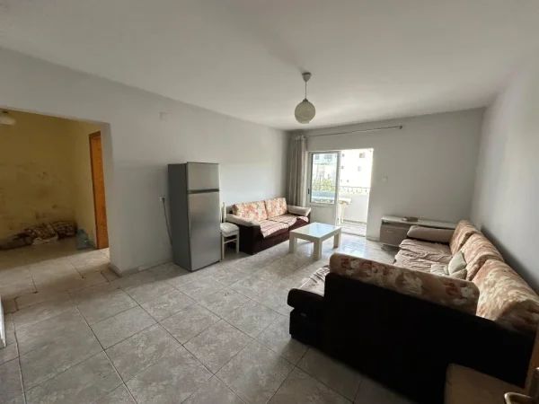 Tirane, shes apartament 3+1+Ballkon Kati 3, 98 m² 178.000 € (bulevardi bajram curri)