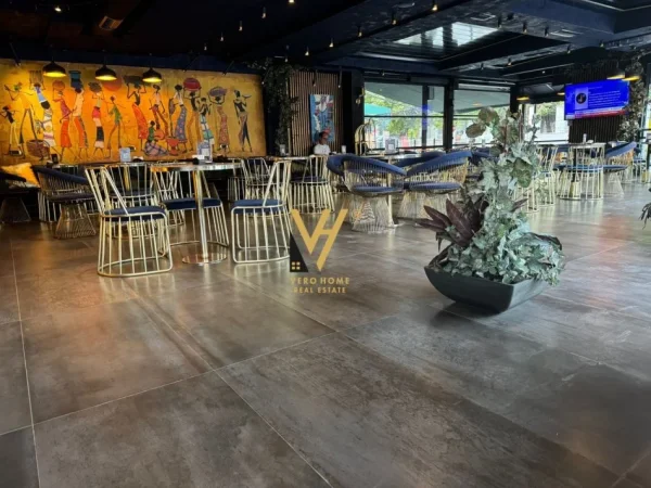 Elbasan, shitet bar-kafe Kati 0, 280 m² 700.000 € (ELBASAN)