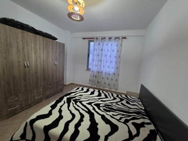 Tirane, jepet me qera apartament 1+1+Ballkon Kati 3, 65 m² 400 € (Kodra e Diellit)