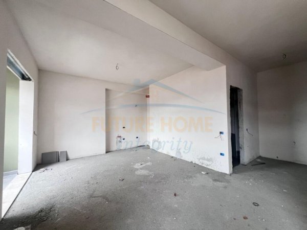 Tirane, shitet apartament 1+1 Kati 10, 76 m² 115.000 € (Kompleksi Golden Park)