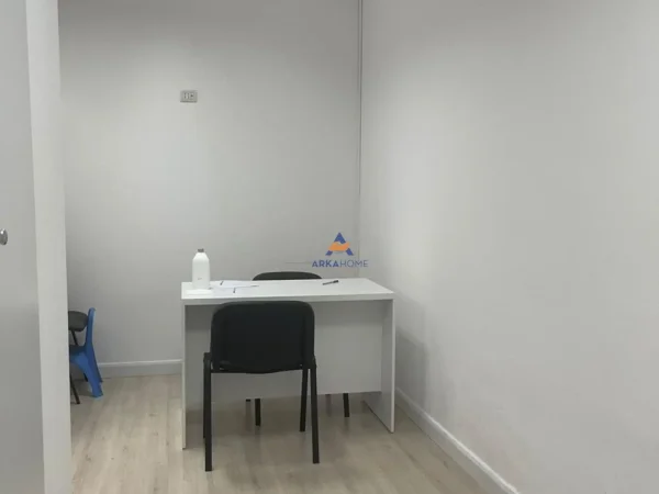 Tirane, shitet ambjent biznesi Kati 0, 32 m² 95.000 € (PRANE RRUGES XHEMAL TAFAJ ,SELVI")