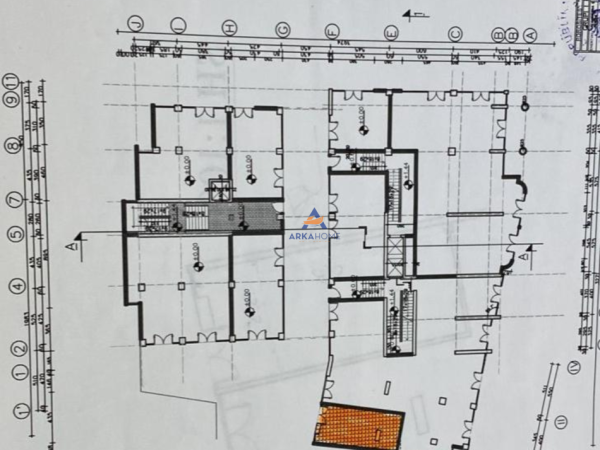 Tirane, shitet ambjent biznesi Kati 0, 32 m² 95.000 € (PRANE RRUGES XHEMAL TAFAJ ,SELVI&quot;)