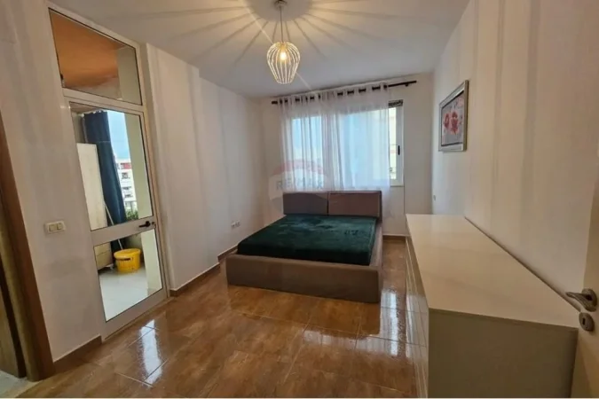 Tirane, shitet apartament 2+1+Ballkon Kati 4, 102 m² (Kompleksi Fratari)